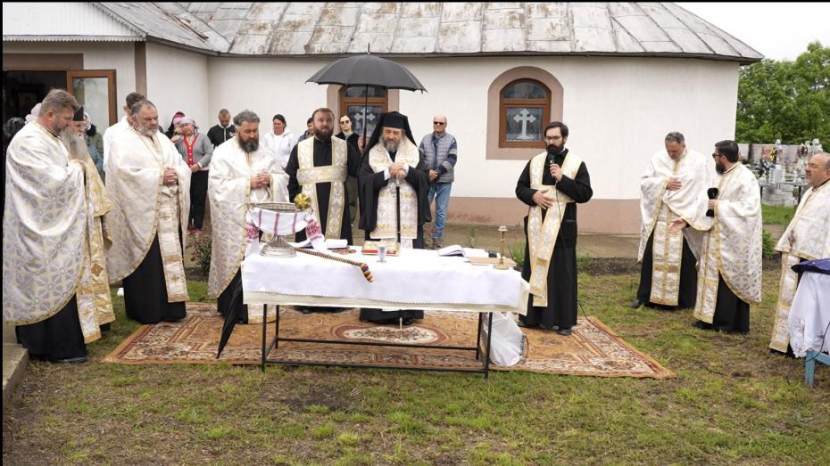Sfințirea casei de prăznuire din parohia Dealu Crucii, un prilej de binecuvântare și comuniune