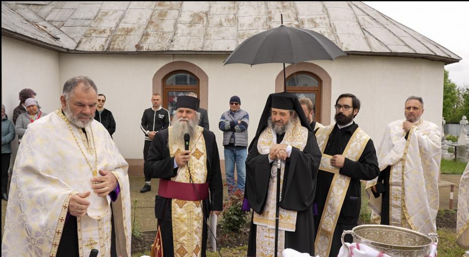 Sfințirea casei de prăznuire din parohia Dealu Crucii, un prilej de binecuvântare și comuniune